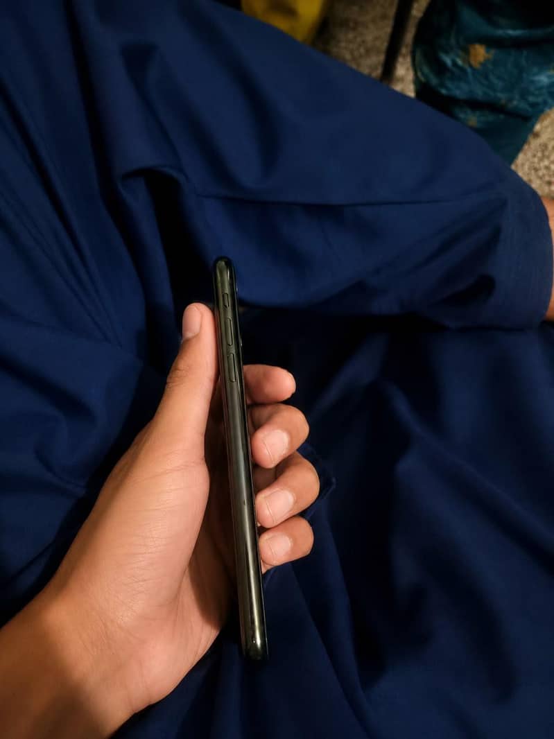 Apple iPhone 11 Pro 1