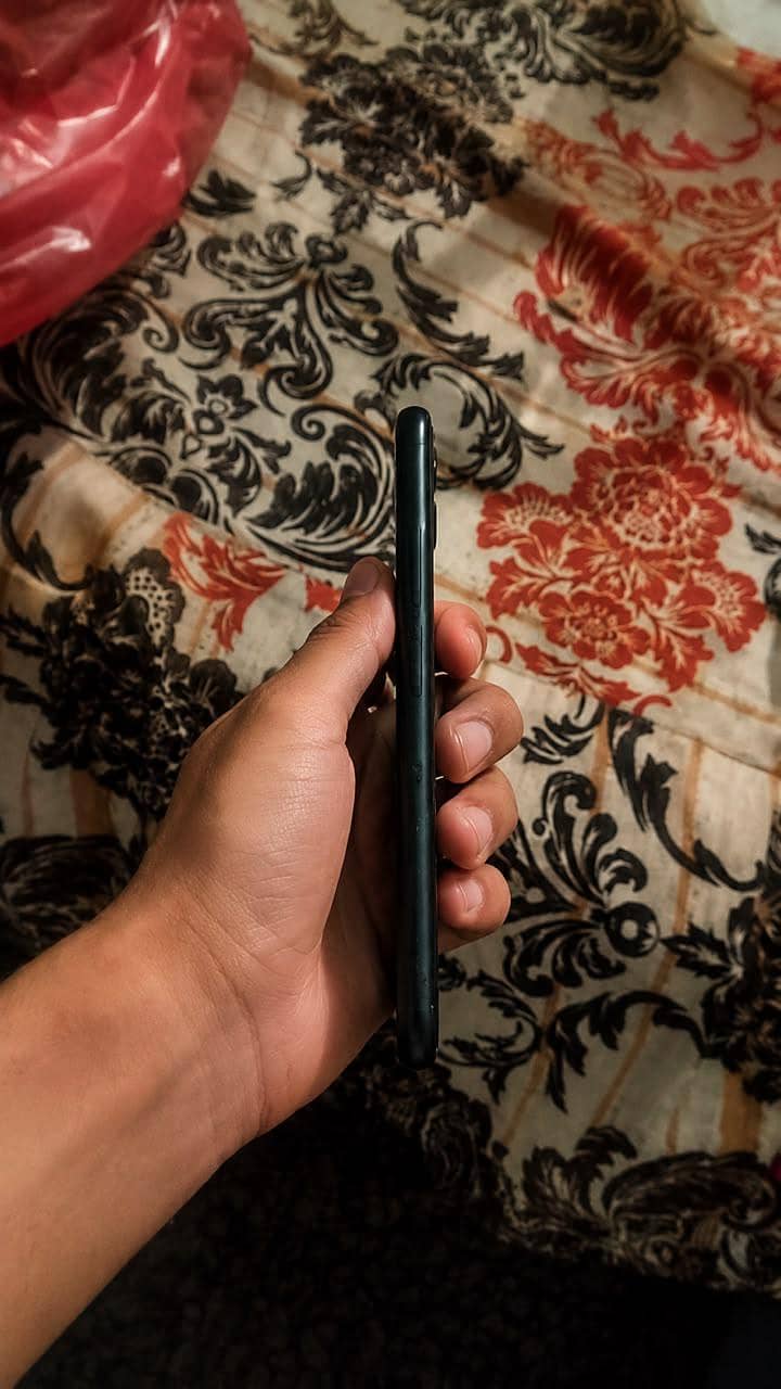 Apple iPhone 11 Pro 2