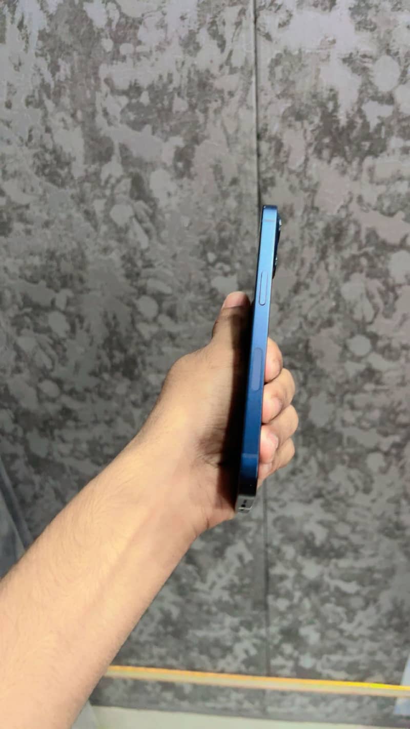 Apple iPhone 13 3