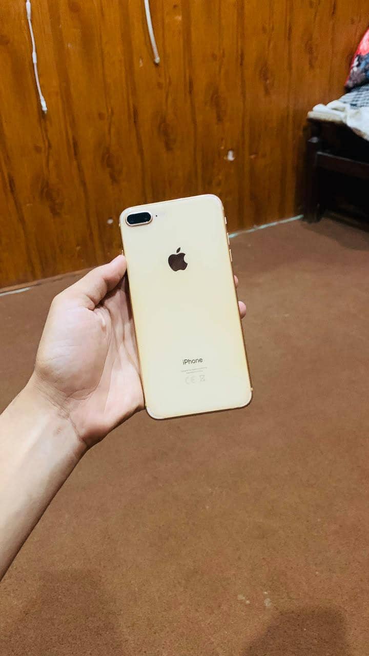 Apple iPhone 8 Plus 0