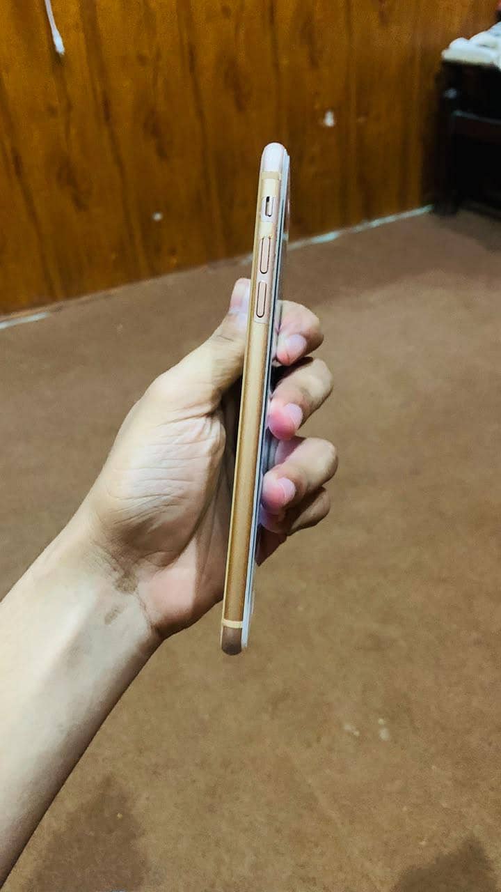 Apple iPhone 8 Plus 3