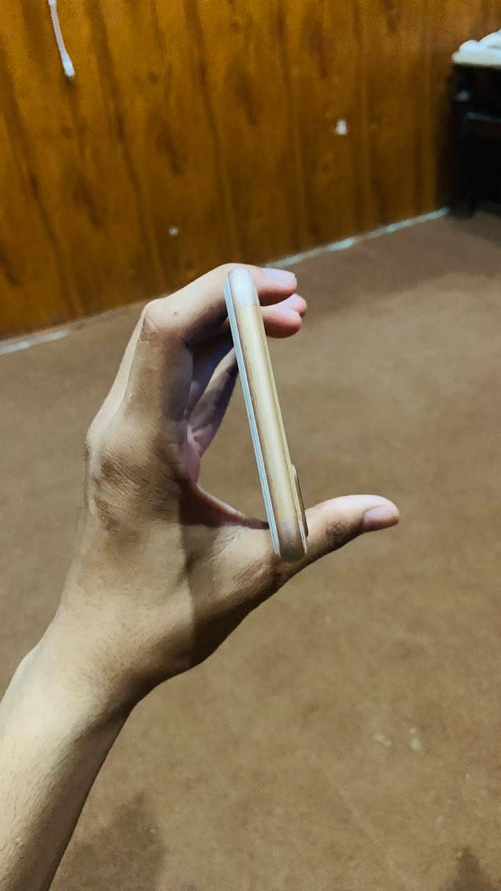 Apple iPhone 8 Plus 5
