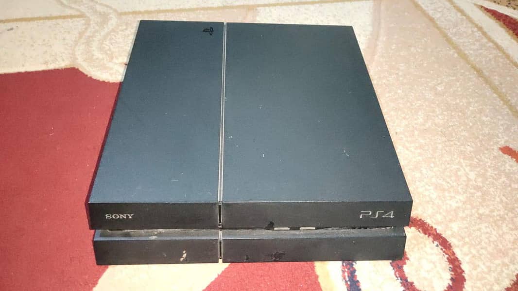 PS4 with COD controller and seige 6 1