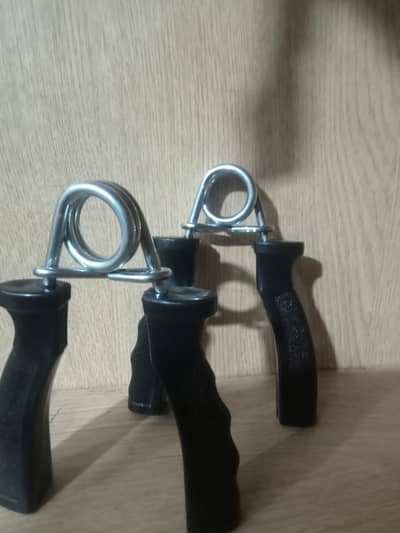 hand grippers