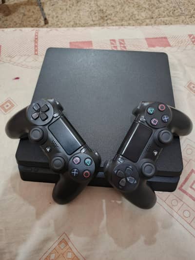 PS4 Slim 1 TB