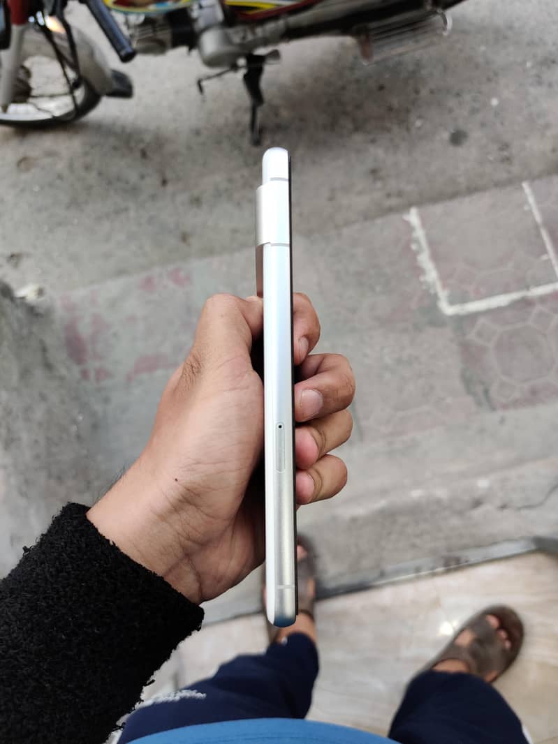 Google Pixel 7 5