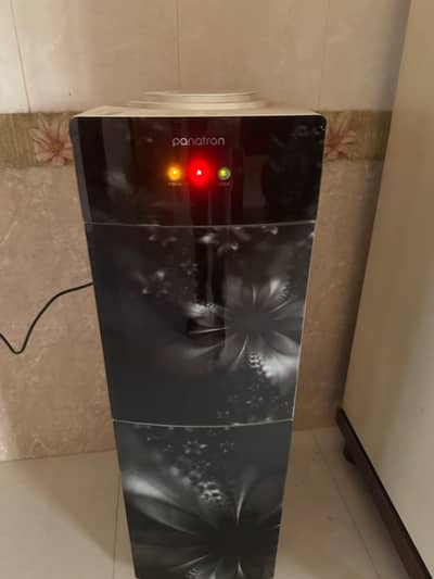 water dispenser like new