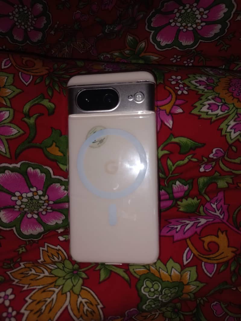 Google Pixel 8 4
