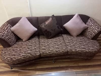 7 setting sofa with cushion and 3 / tables