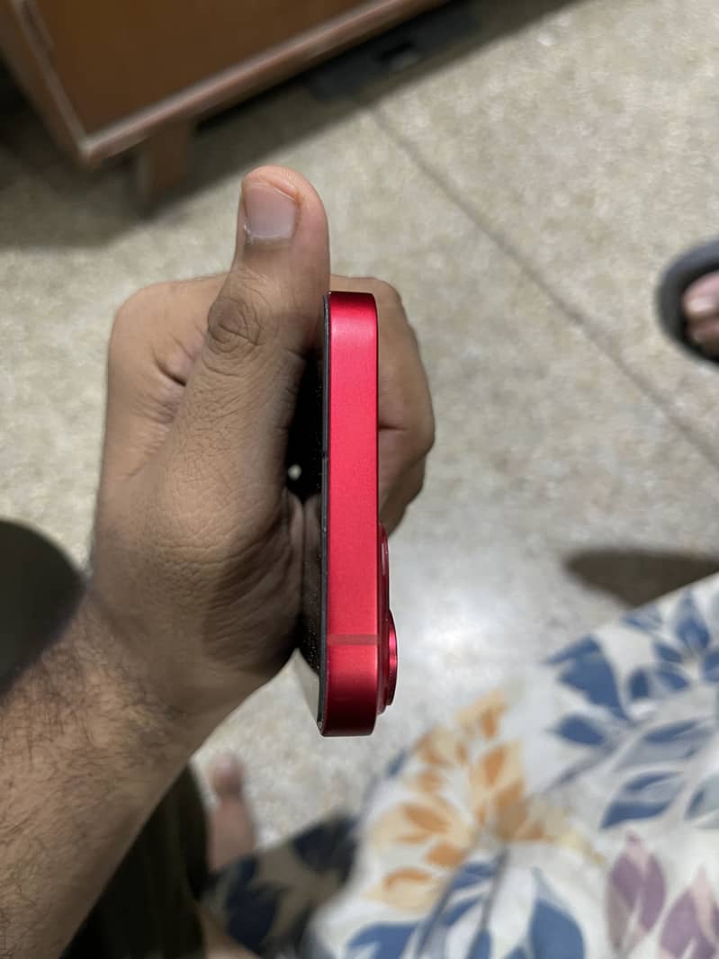 iPhone 14 3