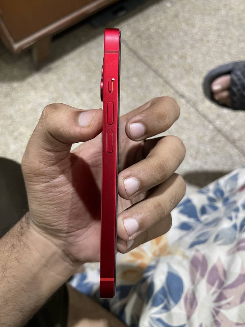 iPhone 14 4