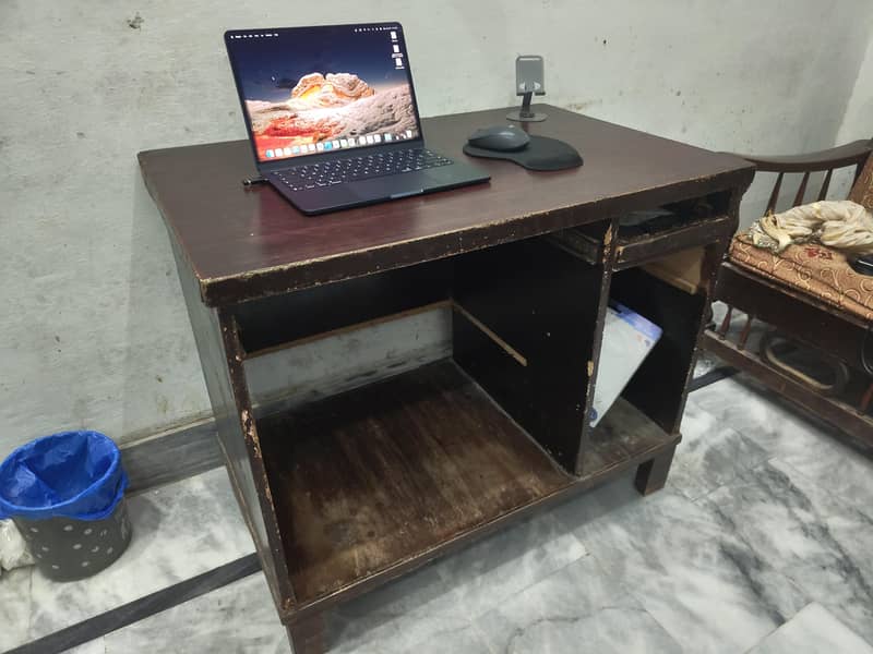 Computer and Laptop table 1