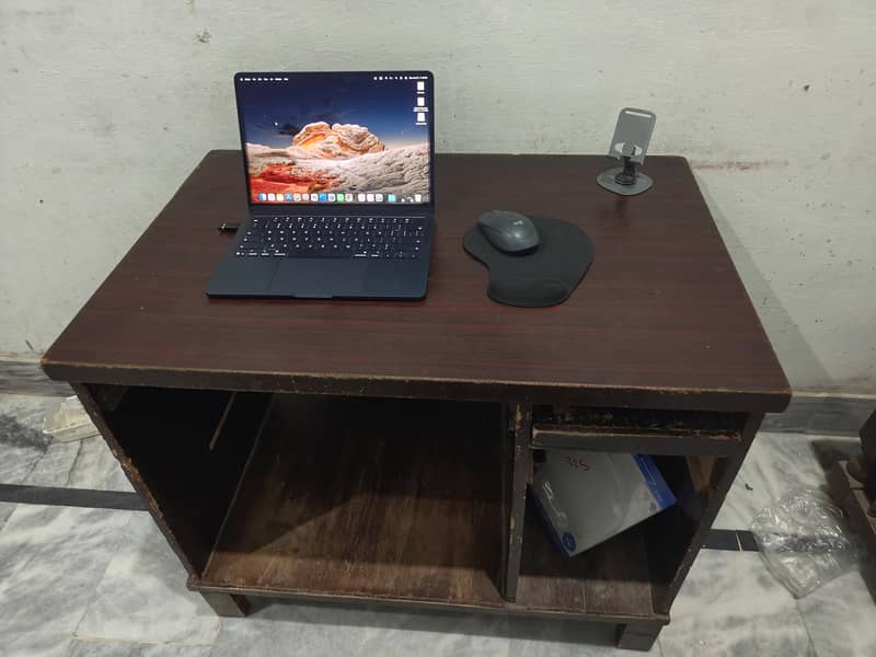 Computer and Laptop table 5