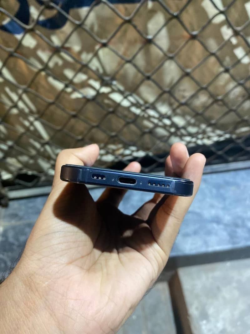 Apple iPhone 15 Pro 2