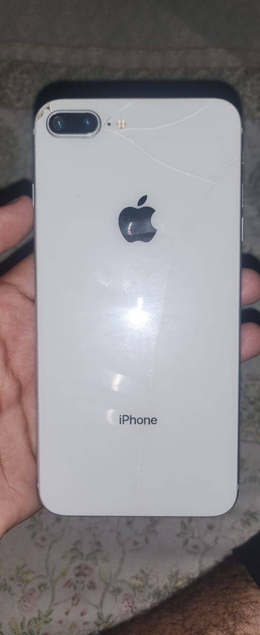 Apple iPhone 8 Plus 0