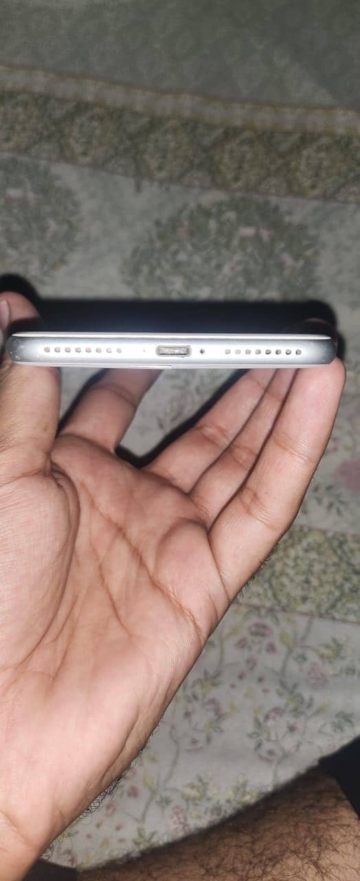 Apple iPhone 8 Plus 2