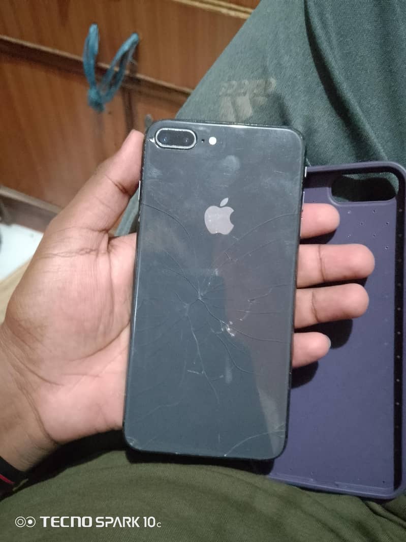 Apple iPhone 8 Plus 5