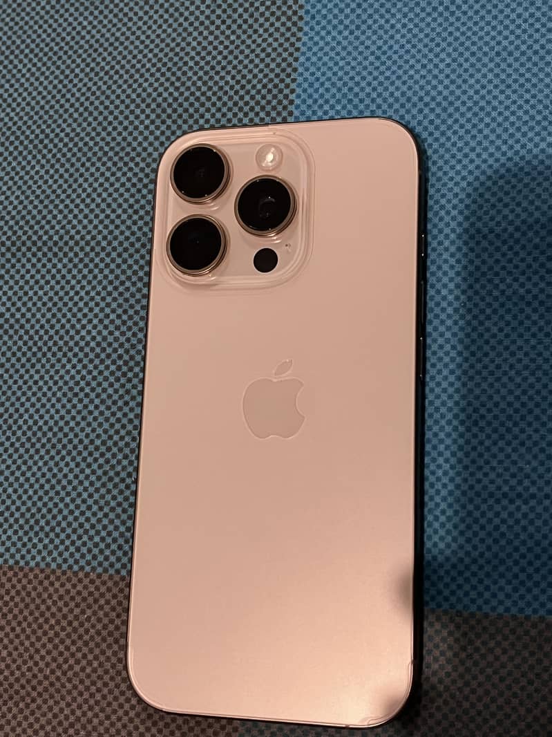 Apple iPhone 16 Pro 0