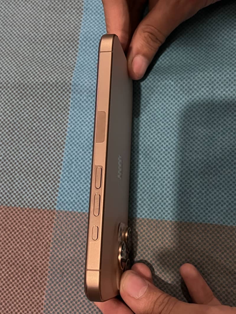 Apple iPhone 16 Pro 5