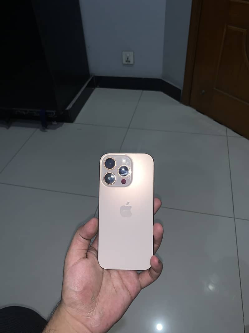 Apple iPhone 16 Pro 1