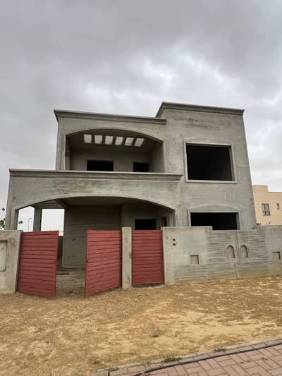5Bedroom Gray structure villa on Road category near Mosque