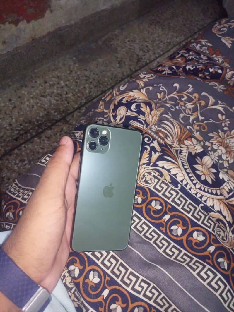 Apple iPhone 11 Pro Max 1