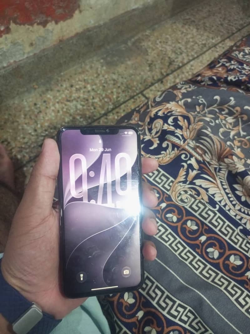 Apple iPhone 11 Pro Max 2