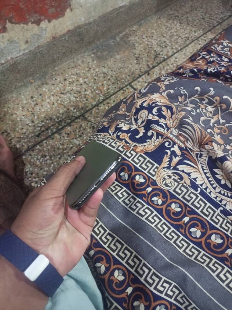 Apple iPhone 11 Pro Max 6