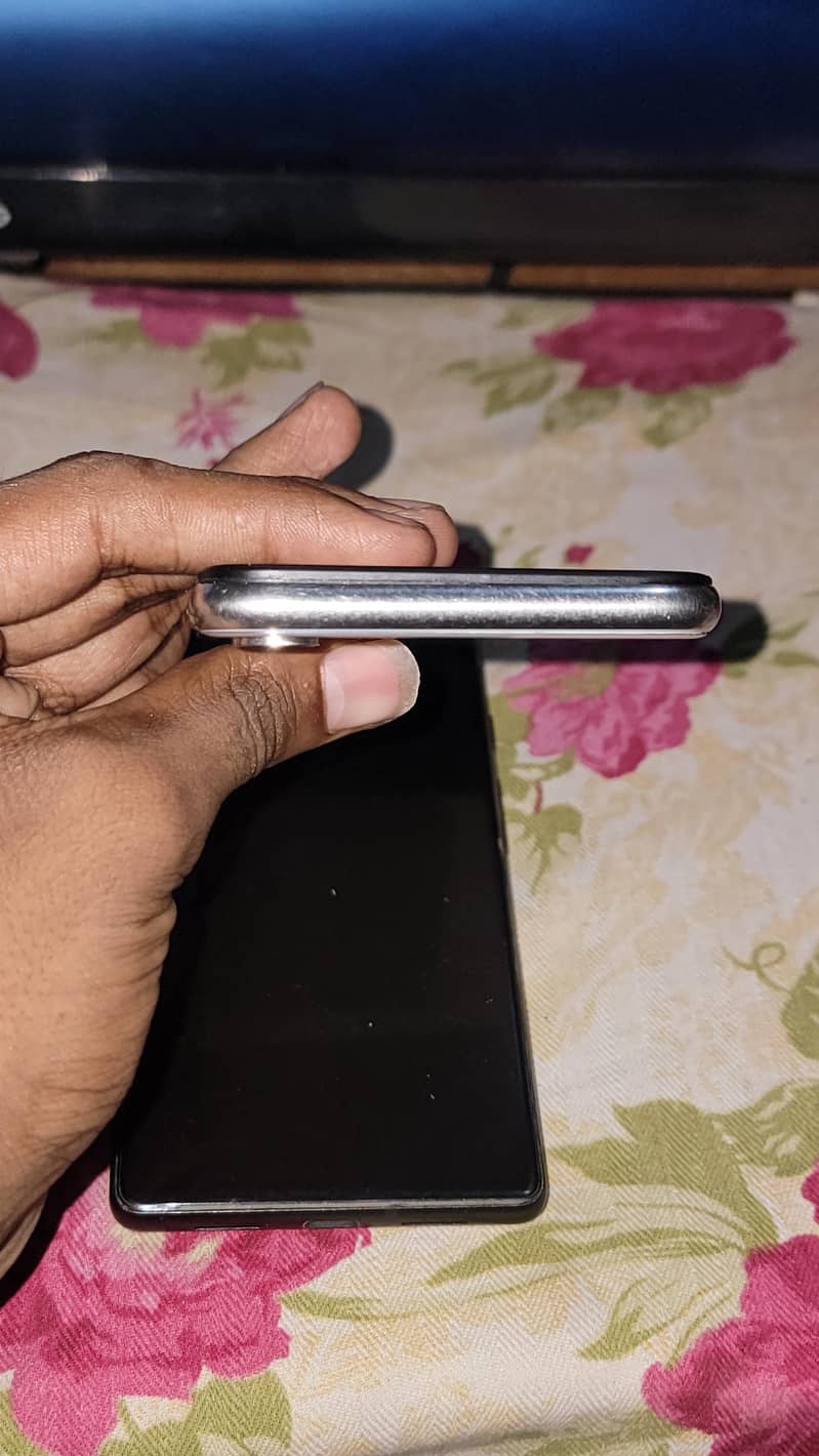 Apple iPhone X 4