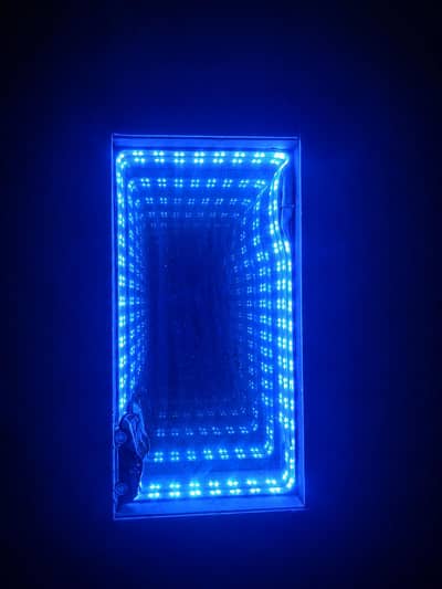 This is an infinite illusion lamp
