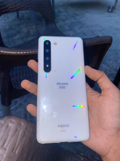 Sharp Aquos R5G