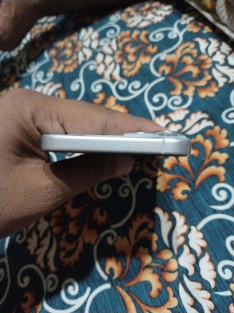 Apple iPhone 15 plus 5
