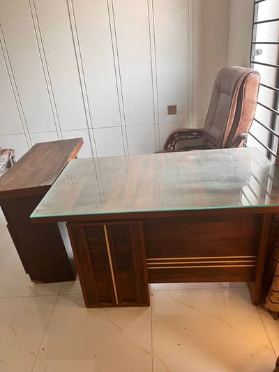Office tables for sale in faisalabad