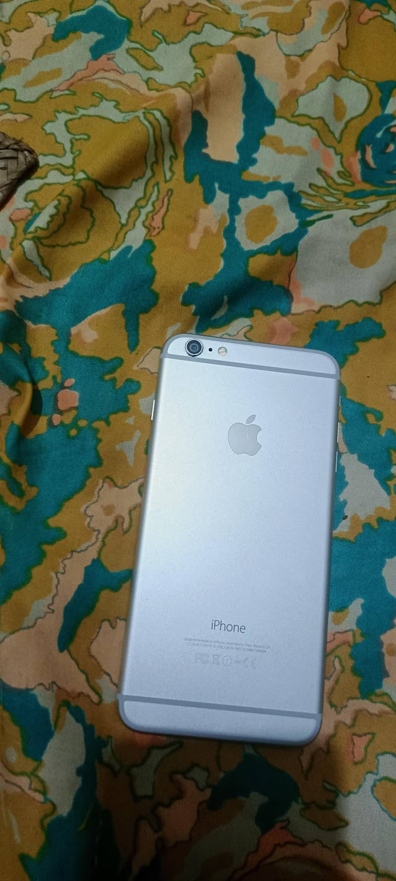 Apple iPhone 6 Plus 0