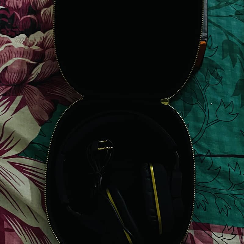 headphone 1