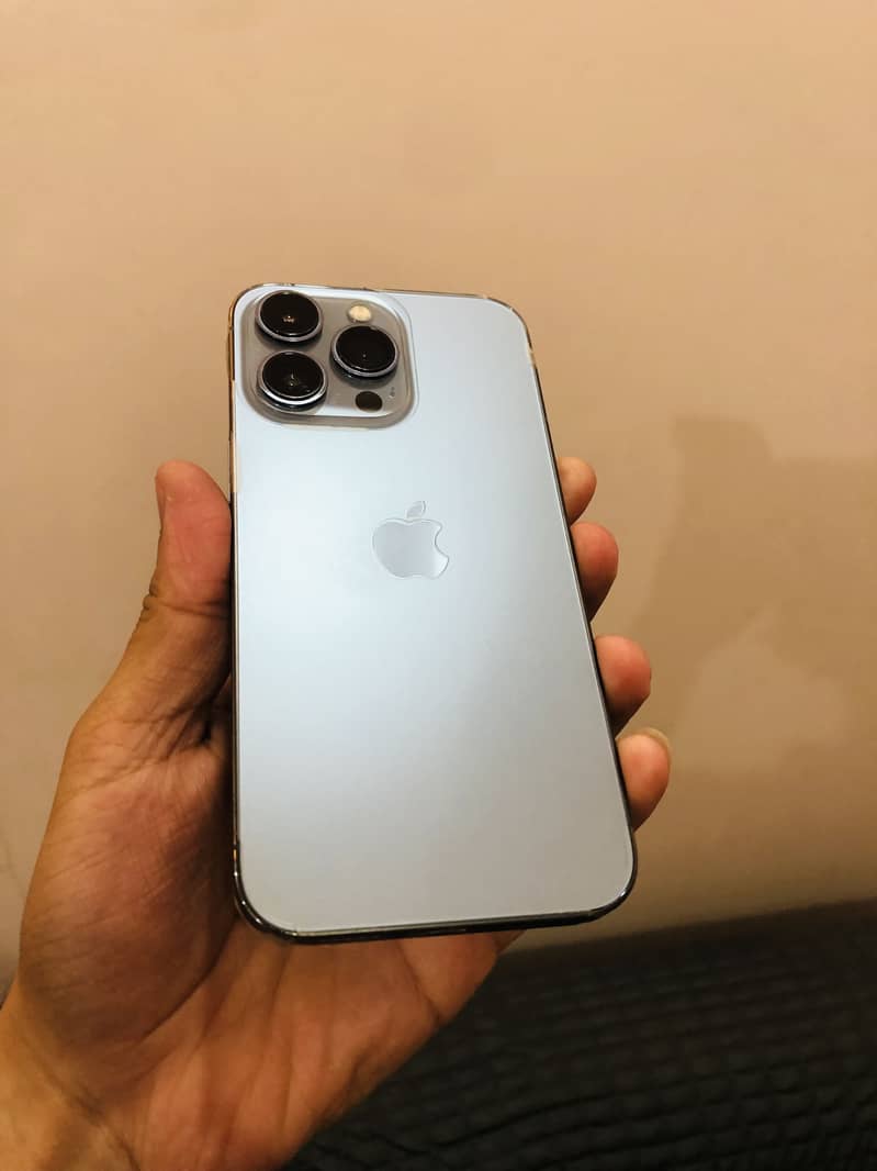Apple iPhone 13 Pro 1