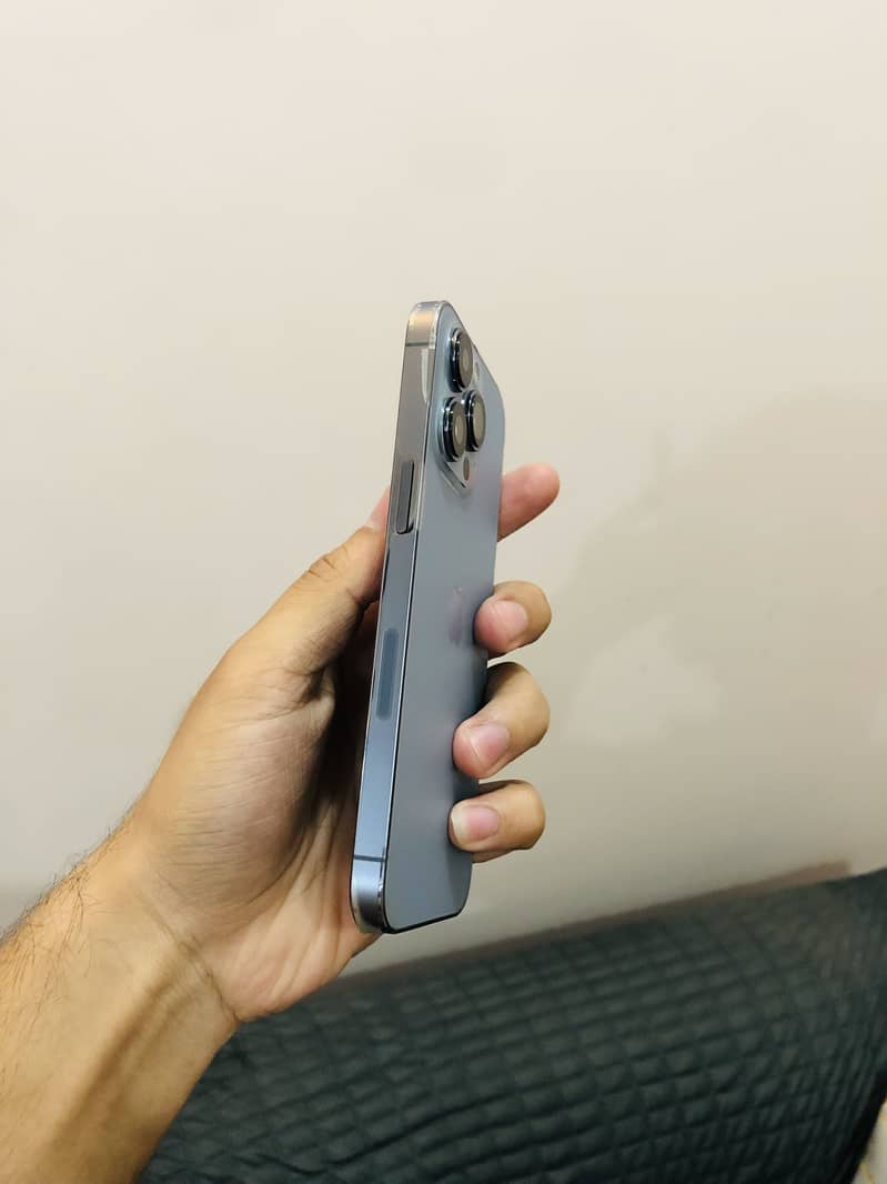 Apple iPhone 13 Pro 6