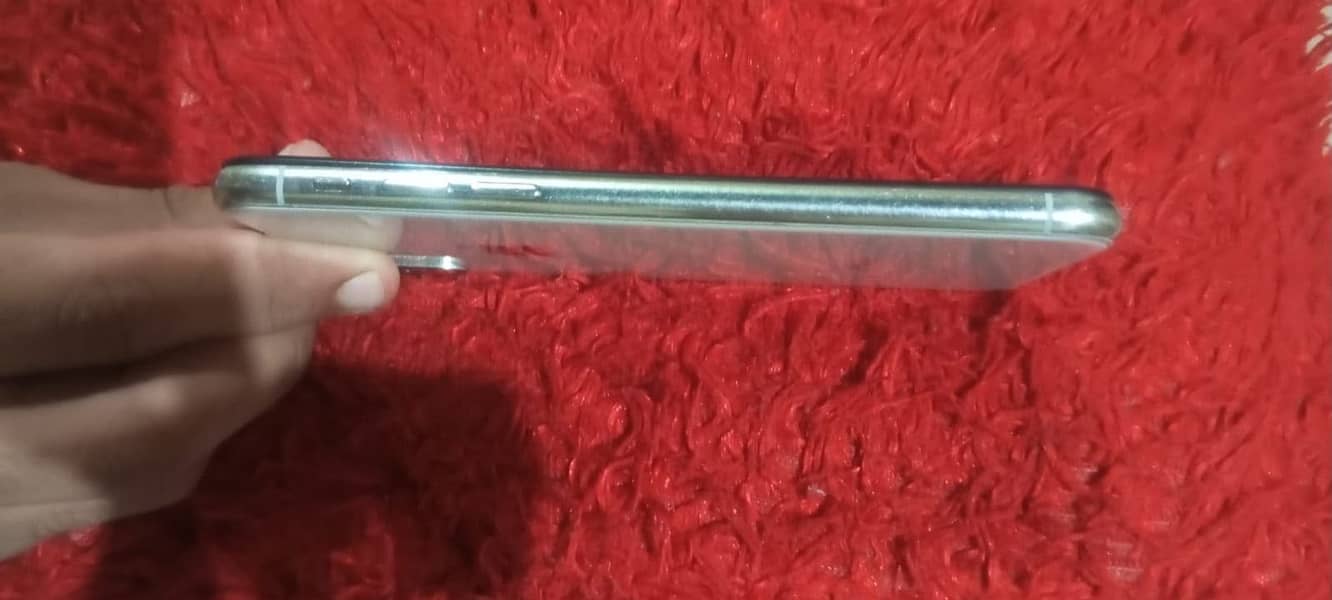 IPhone XS 5