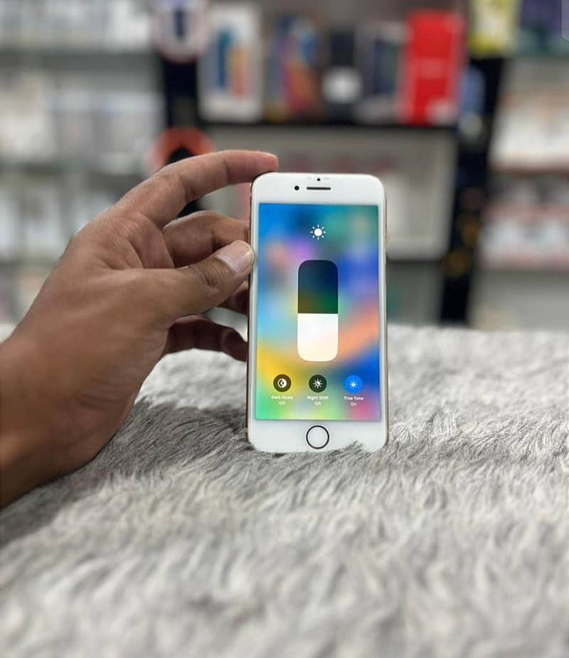 Apple iPhone 8 1