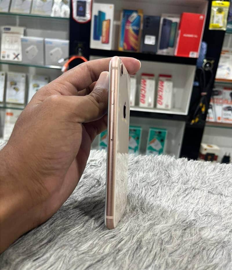Apple iPhone 8 2