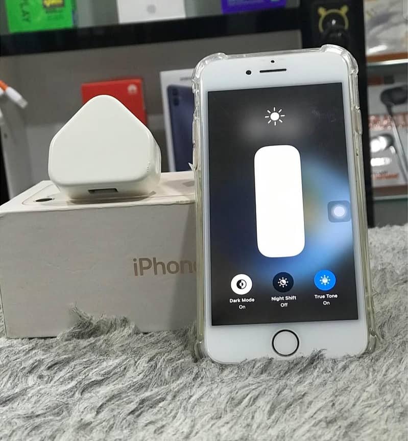 Apple iPhone 8 3