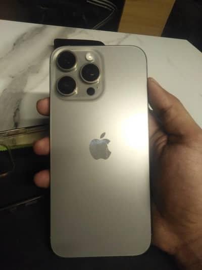 Apple iPhone 16 Pro Max