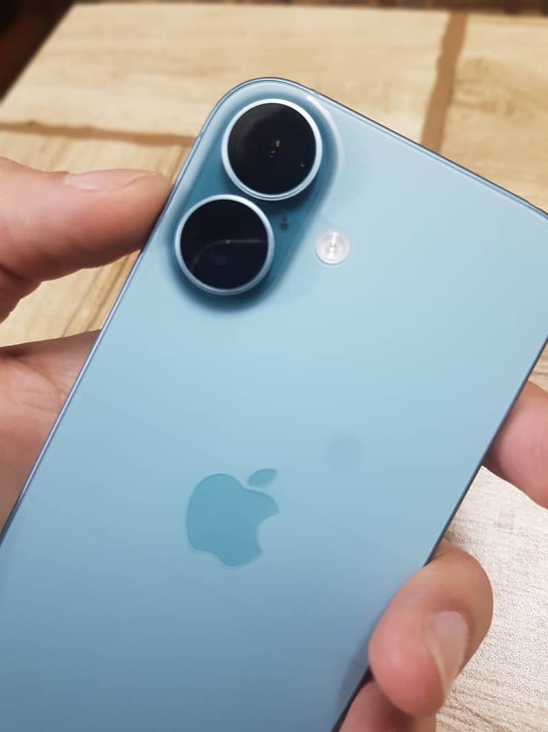 Apple iPhone 16, 256 gb, Teal colour, for sale! 5