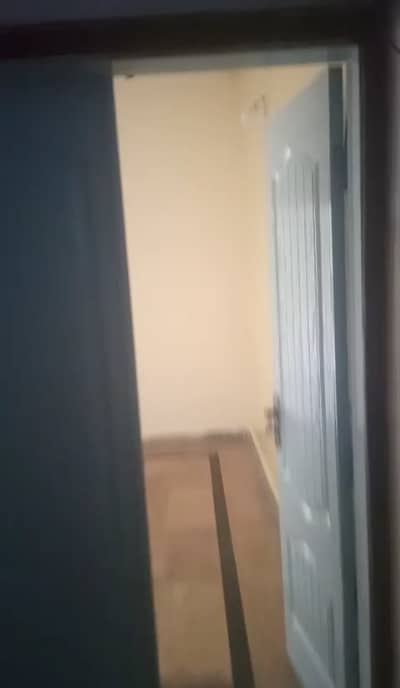 3 marla flat for Rent 1st Flor