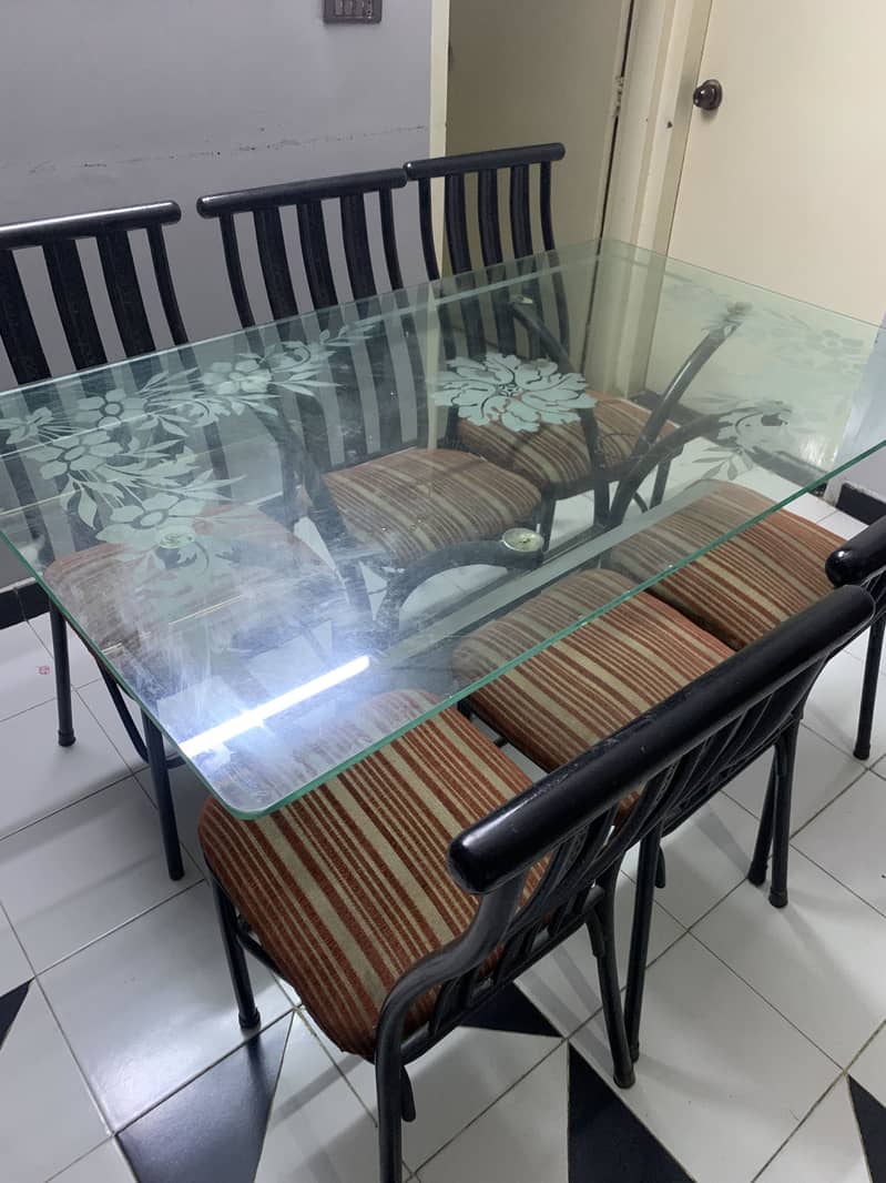 Dining table 0