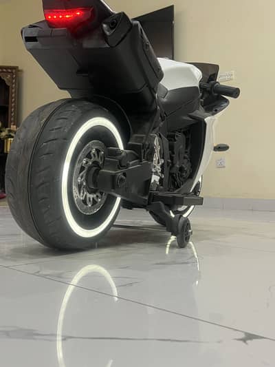 Kids Electric Bike - 8/10 Condition