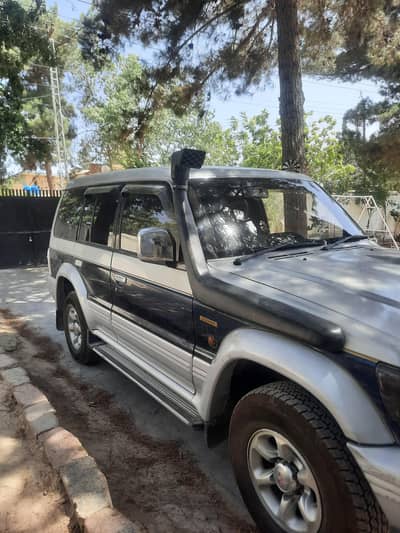 Mitsubishi Pajero 1992