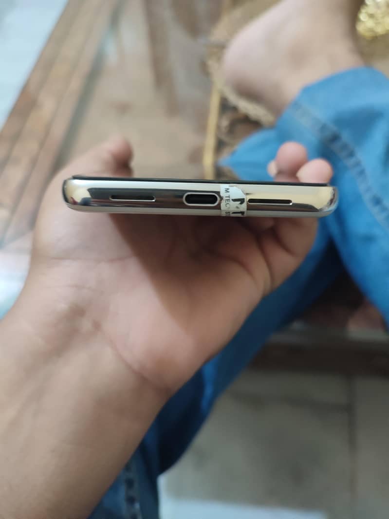 Google Pixel 8 Pro 4