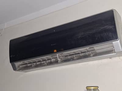 Gree Inverter AC 1 Ton. . Good Condition
