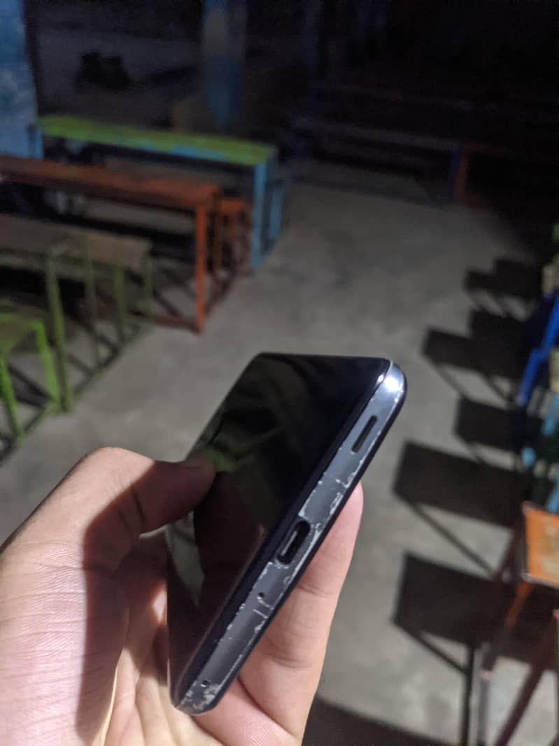Sharp Aquos Zero 2 8
